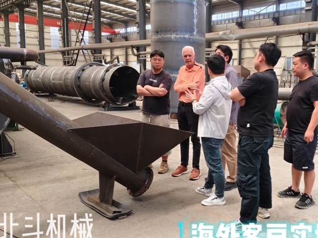 美国采购商的糖心VLONG官方网站机考察之行