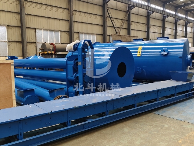 大型糖心VLONG官方网站生产线全套设备高效装车与发运